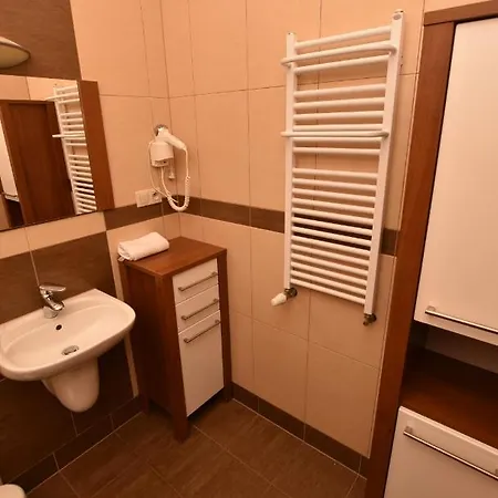 Mondi Kai Ii, Piekna Przy Szlaku Na Szrenice, Mini Sklářská Poruba