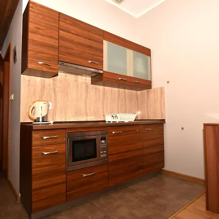 Mondi Kai Ii, Piekna Przy Szlaku Na Szrenice, Mini Sklářská Poruba